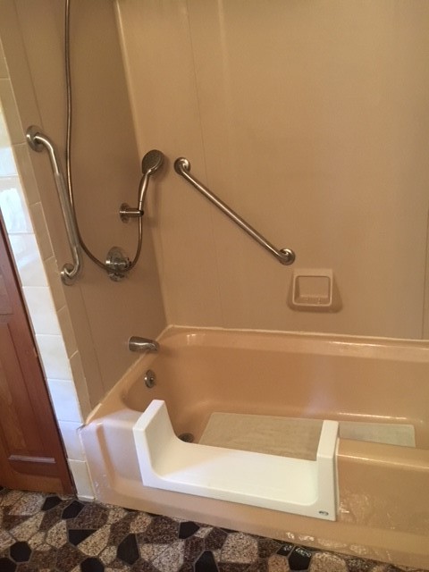 Newton Massachusetts tub step with two grab bars by Lifeway Mobilty