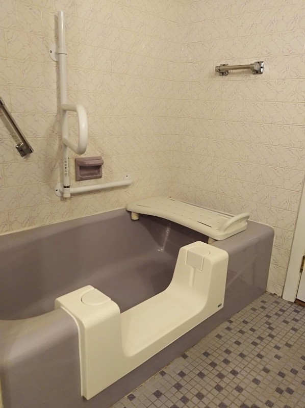 tub cut with grab bars in Andover Massachusetts